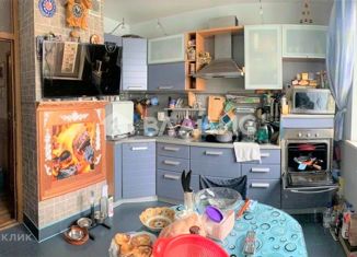 Продается трехкомнатная квартира, 76 м2, Москва, Новокосинская улица, 13к3, метро Новокосино