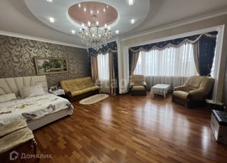 Продается четырехкомнатная квартира, 141 м2, Черкесск, улица Ленина, 154Б