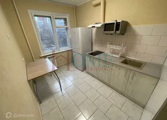 Трехкомнатная квартира в аренду, 64 м2, Новосибирск, улица Ольги Жилиной, 31