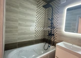 Продаю 2-ком. квартиру, 41.7 м2, Благовещенск, ЖК Лазурный Берег, Заводская улица, 2/2