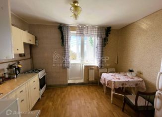 Продам 2-комнатную квартиру, 56 м2, поселок городского типа Новофёдоровка, улица Сердюкова, 5