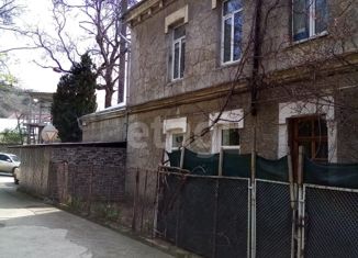 Продам двухкомнатную квартиру, 50 м2, поселок городского типа Массандра, улица Винодела Егорова, 32А