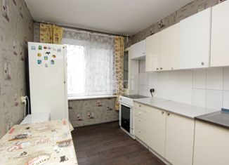 Продается 4-комнатная квартира, 78 м2, Челябинск, улица Молодогвардейцев, 65А, Калининский район