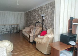 Продам 4-ком. квартиру, 135 м2, Владикавказ, улица Алихана Гагкаева, 5, 19-й микрорайон