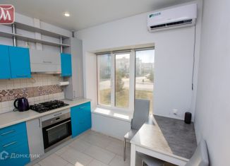 Продам 2-ком. квартиру, 44.6 м2, село Нежинка, Александровская улица, 23, ЖК Золотой Квартал