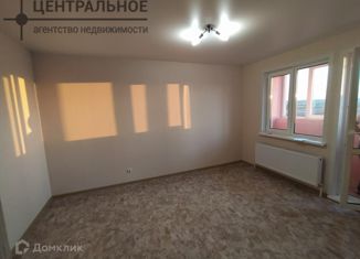 Продам 1-комнатную квартиру, 32 м2, деревня Куюки, 16-й квартал, 17, ЖК Светлый