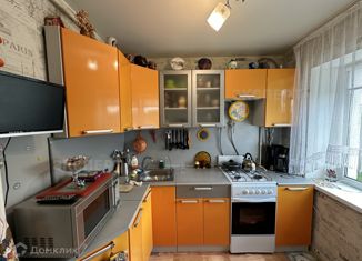 Продажа 2-комнатной квартиры, 45.8 м2, Новгородская область, Октябрьская улица, 20