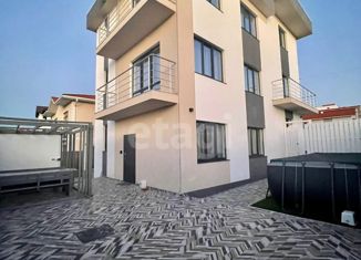 Сдается дом, 100 м2, Геленджик, улица Евменьева, 15