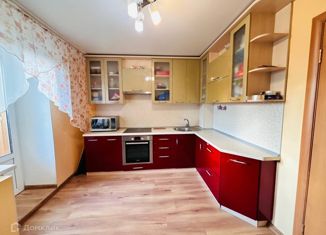 Продам 2-ком. квартиру, 65 м2, Уфа, улица Летчиков, 14к1