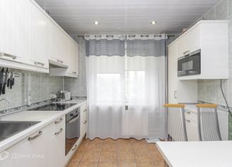 Продам 3-комнатную квартиру, 63.6 м2, Омск, Заозёрная улица, 26, Советский округ