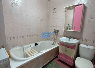 Продажа 3-комнатной квартиры, 63 м2, Бийск, Ленинградская улица, 111