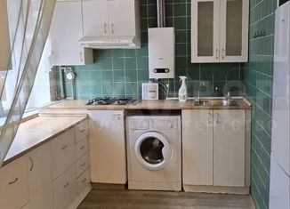 Сдается двухкомнатная квартира, 42 м2, Нижний Новгород, улица Лескова, 3, улица Лескова