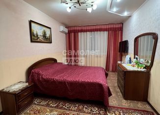 Продается трехкомнатная квартира, 67 м2, Астрахань, улица Куликова, 73к1