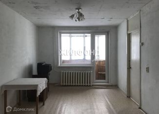 Продаю трехкомнатную квартиру, 58 м2, село Криводановка, Микрорайон, 9