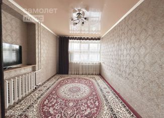 Продается 2-комнатная квартира, 40 м2, Челябинск, улица Комарова, 112, Тракторозаводский район