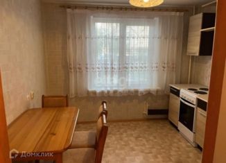 Сдается однокомнатная квартира, 30.2 м2, Челябинск, Комсомольский проспект, 66