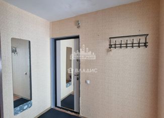 Сдается в аренду 1-ком. квартира, 48 м2, Керчь, улица Кирова, 11