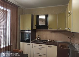 Сдаю 1-ком. квартиру, 38 м2, Казань, улица Юлиуса Фучика, 18