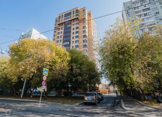 Продаю 3-ком. квартиру, 105 м2, Москва, Тихвинская улица, 14к1