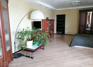 Трехкомнатная квартира на продажу, 112.4 м2, Волгоград, набережная Волжской Флотилии, 7А