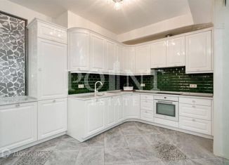 Сдается в аренду четырехкомнатная квартира, 237 м2, Москва, Композиторская улица, 17, метро Смоленская