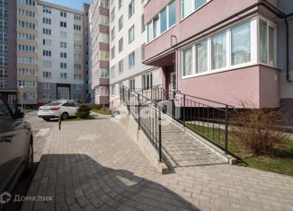Продается 1-комнатная квартира, 43 м2, Калининградская область, улица Виктора Денисова, 26