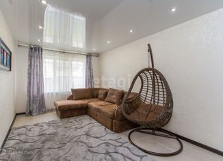 Продам четырехкомнатную квартиру, 72.7 м2, Артём, улица Толстого, 6/1