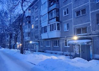 Сдам в аренду 2-ком. квартиру, 45 м2, Екатеринбург, улица Шаумяна, 94, улица Шаумяна