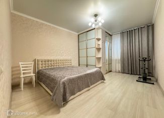 Продаю двухкомнатную квартиру, 76 м2, Нальчик, улица Чернышевского, 197, район Хладокомбинат