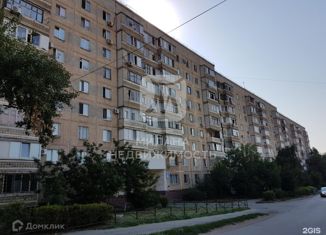 Продаю 2-ком. квартиру, 51 м2, Оренбург, улица Кима, 6