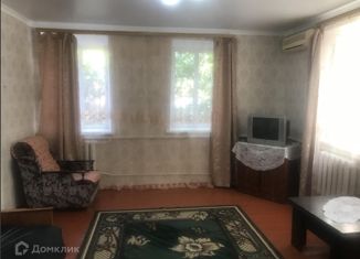 Сдается в аренду дом, 68 м2, Новокубанск, улица Нева