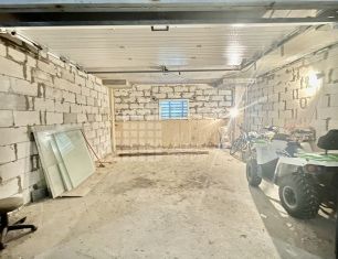 Продаю гараж, 20 м2, Ханты-Мансийск, Уральская улица, 10А