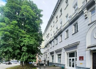 Продается 2-ком. квартира, 54.6 м2, Курская область, улица Дзержинского, 86