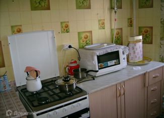 Двухкомнатная квартира на продажу, 51.2 м2, посёлок городского типа Новоозёрное, улица Героев-Десантников, 11
