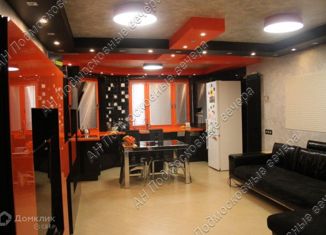 Продам трехкомнатную квартиру, 102 м2, Солнечногорск, Молодёжная улица, 1