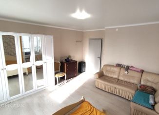 Продаю 2-комнатную квартиру, 70 м2, Санкт-Петербург, улица Крыленко, 1к1с5, метро Елизаровская