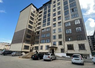 Продаю двухкомнатную квартиру, 81 м2, Нальчик, улица Тарчокова, 31, район Мей