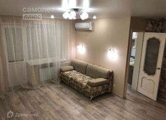 Продам однокомнатную квартиру, 33.2 м2, Волгоград, улица Качинцев, 124, район Кача