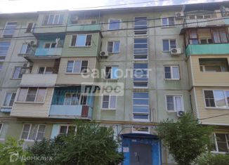 Продаю четырехкомнатную квартиру, 58.6 м2, Астраханская область, 1-я Перевозная улица, 135