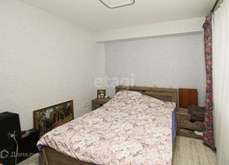 Продается трехкомнатная квартира, 48 м2, Нижневартовск, Интернациональная улица, 8Б