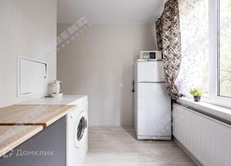 Продается 2-комнатная квартира, 33.9 м2, Санкт-Петербург, улица Антонова-Овсеенко, 23к2, метро Проспект Большевиков