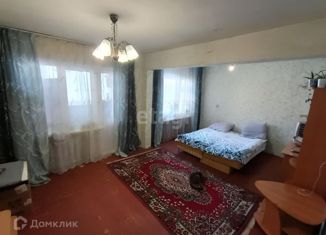 Продается 2-комнатная квартира, 57 м2, Екатеринбург, улица Миномётчиков, 44, улица Миномётчиков