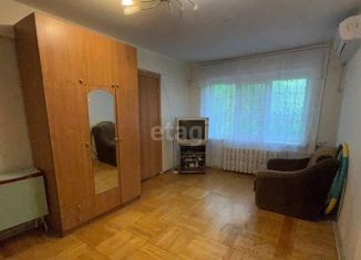 Продаю 2-ком. квартиру, 45.2 м2, Краснодар, улица 2-я Пятилетка, 8к2, улица 2-я Пятилетка