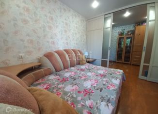 Продается трехкомнатная квартира, 47.5 м2, Кемерово, проспект Ленина, 82Б