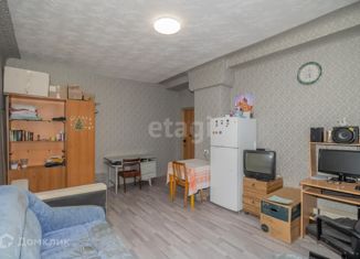 Продаю четырехкомнатную квартиру, 83.6 м2, Челябинская область, улица Челябинского Рабочего, 2