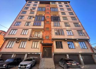Продам трехкомнатную квартиру, 114 м2, Махачкала, улица Надира Абилова, 11