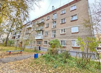 Продаю трехкомнатную квартиру, 69 м2, Кимры, улица Ильича, 11