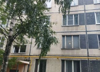 Продажа трехкомнатной квартиры, 50 м2, Москва, Вешняковская улица, 15к1