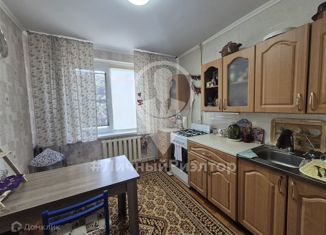 Продается 2-ком. квартира, 51 м2, Адыгейск, Коммунистическая улица, 14А