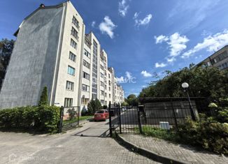 Продам 2-ком. квартиру, 74 м2, Калининградская область, Чувашская улица, 13